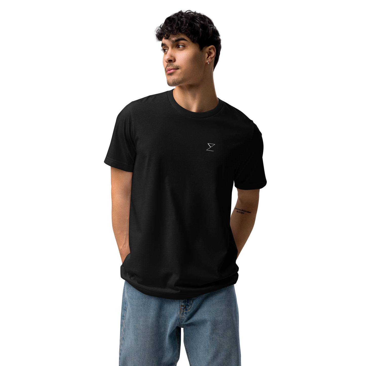 A Simply Fitted Tee